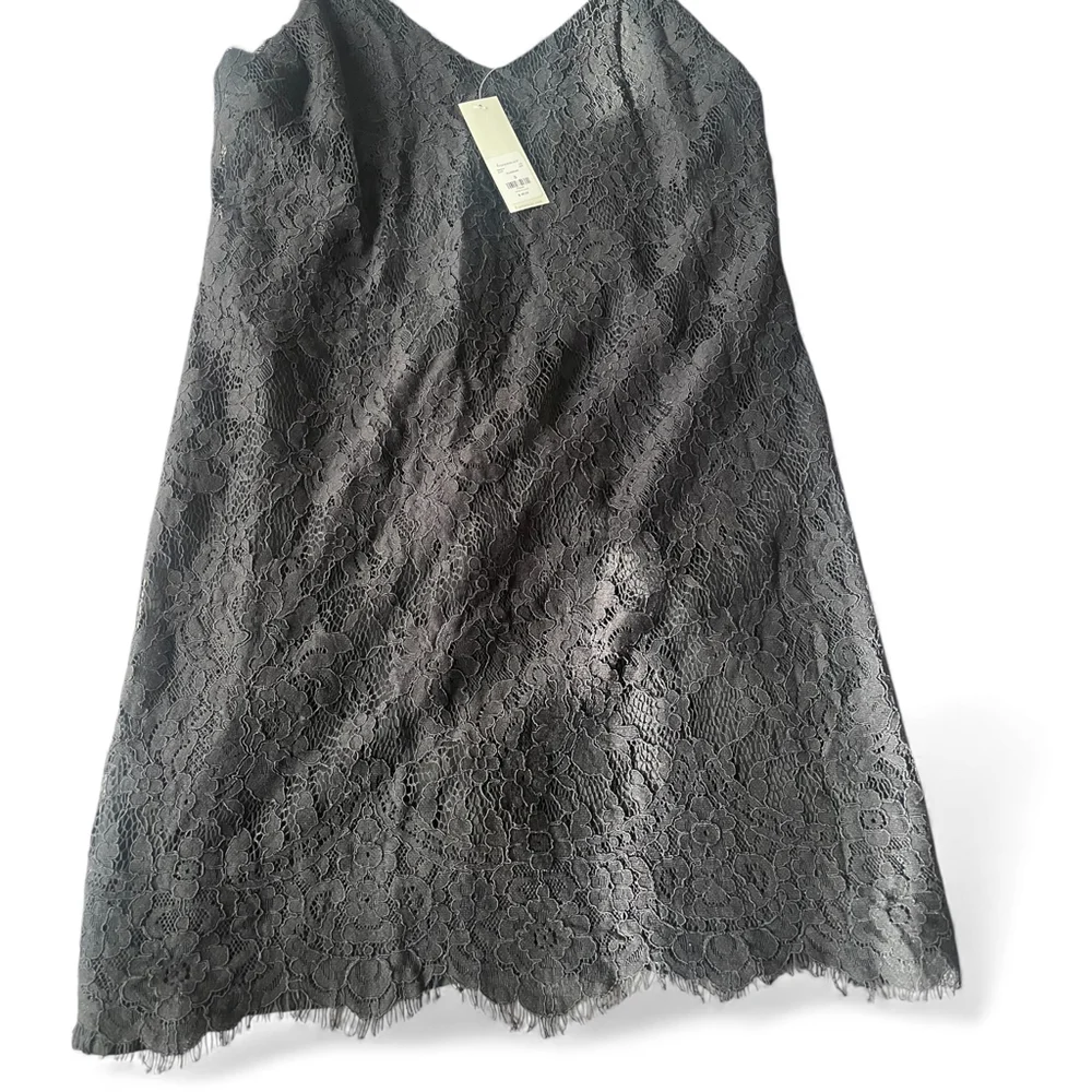 Francescas black lace dress‎